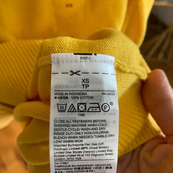 Gap pale gold cardigan‎ with tags. Never worn - Picture 2 of 3